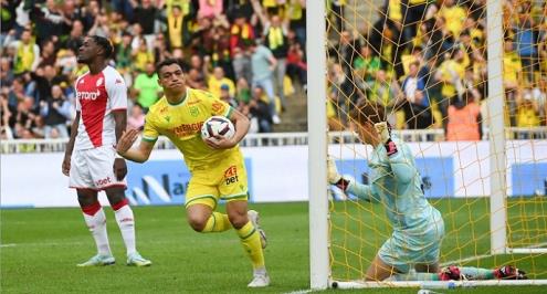 "الأناكوندا" يسجل.. مصطفى محمد يشارك في هزيمة نانت أمام أوكسير بالدوري الفرنسي